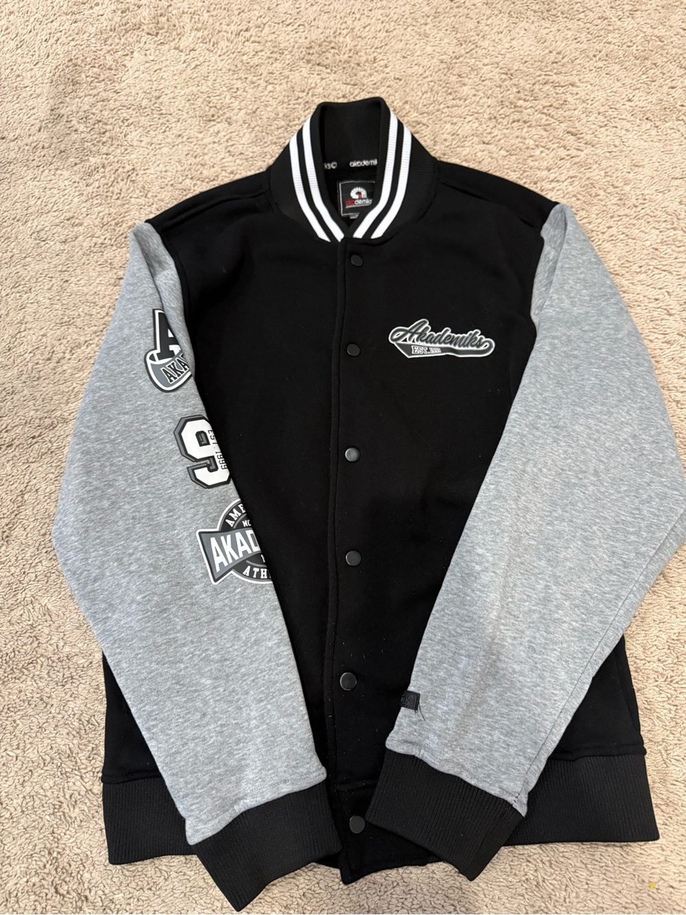 Akademiks Varsity Jacket Men’s Medium Black Gray Snap Front Graphic Streetwear